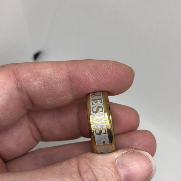 Jesus Cross Metal Alloy Ring Gold Tone Size 9 - Picture 12 of 12